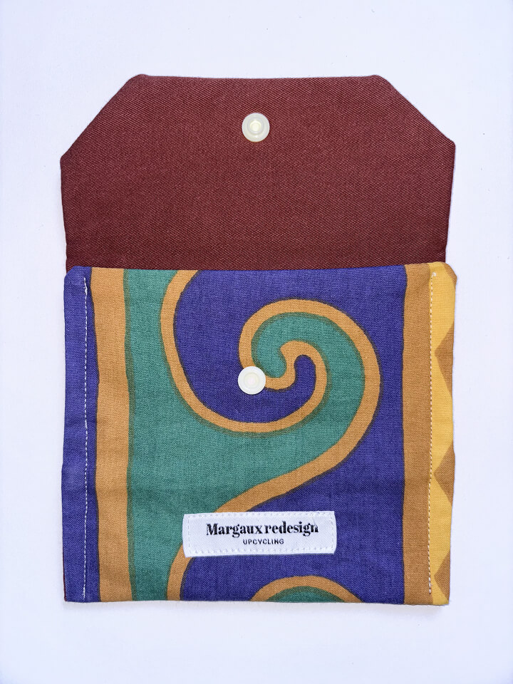 Mini pochette upcyclée vague