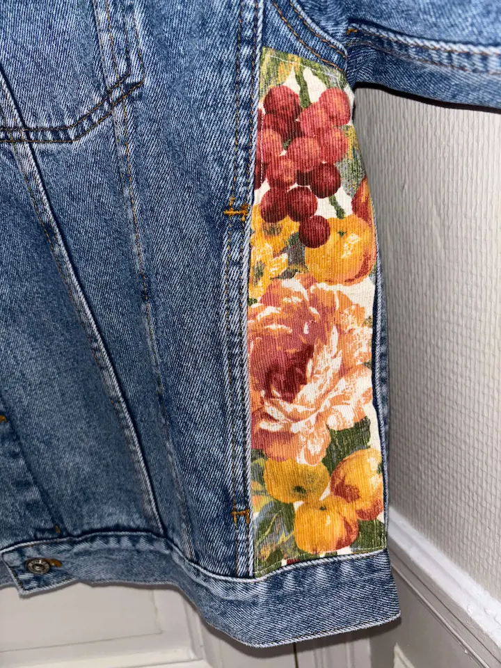 Veste en jean fleurs et fruits