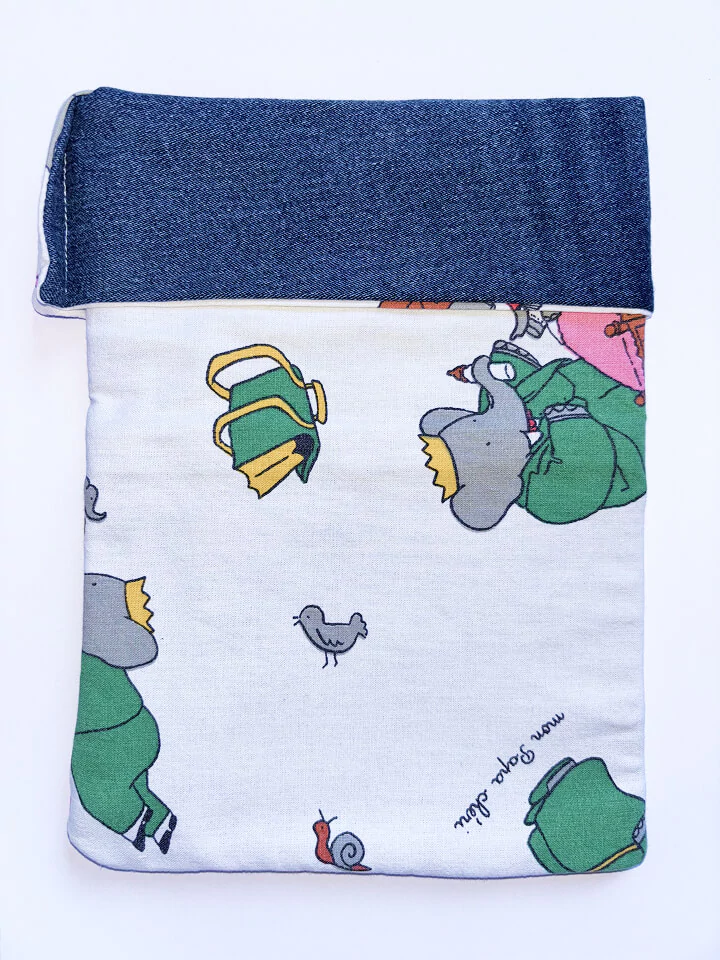 Pochette livre de poche upcylcée Babar