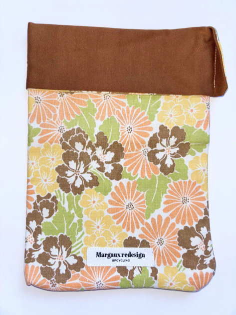 Pochette livre de poche upcylcée fleurs